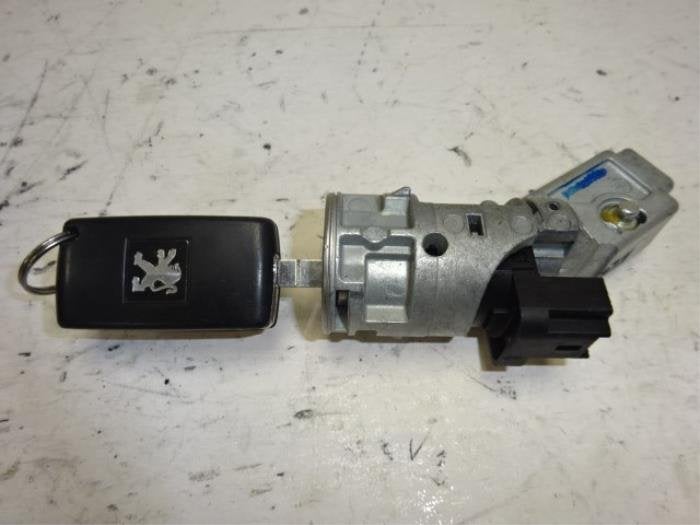Serrure de contact + clé d'un Peugeot 407, -, 3 mois de garantie, Utilisé, -