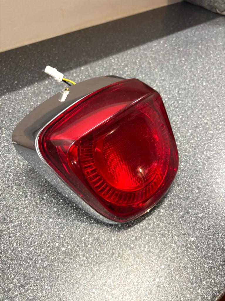 Originele Achterlicht Vespa Sprint / Primavera, Fietsen en Brommers, Brommeronderdelen | Scooters, Vespa, Ophalen