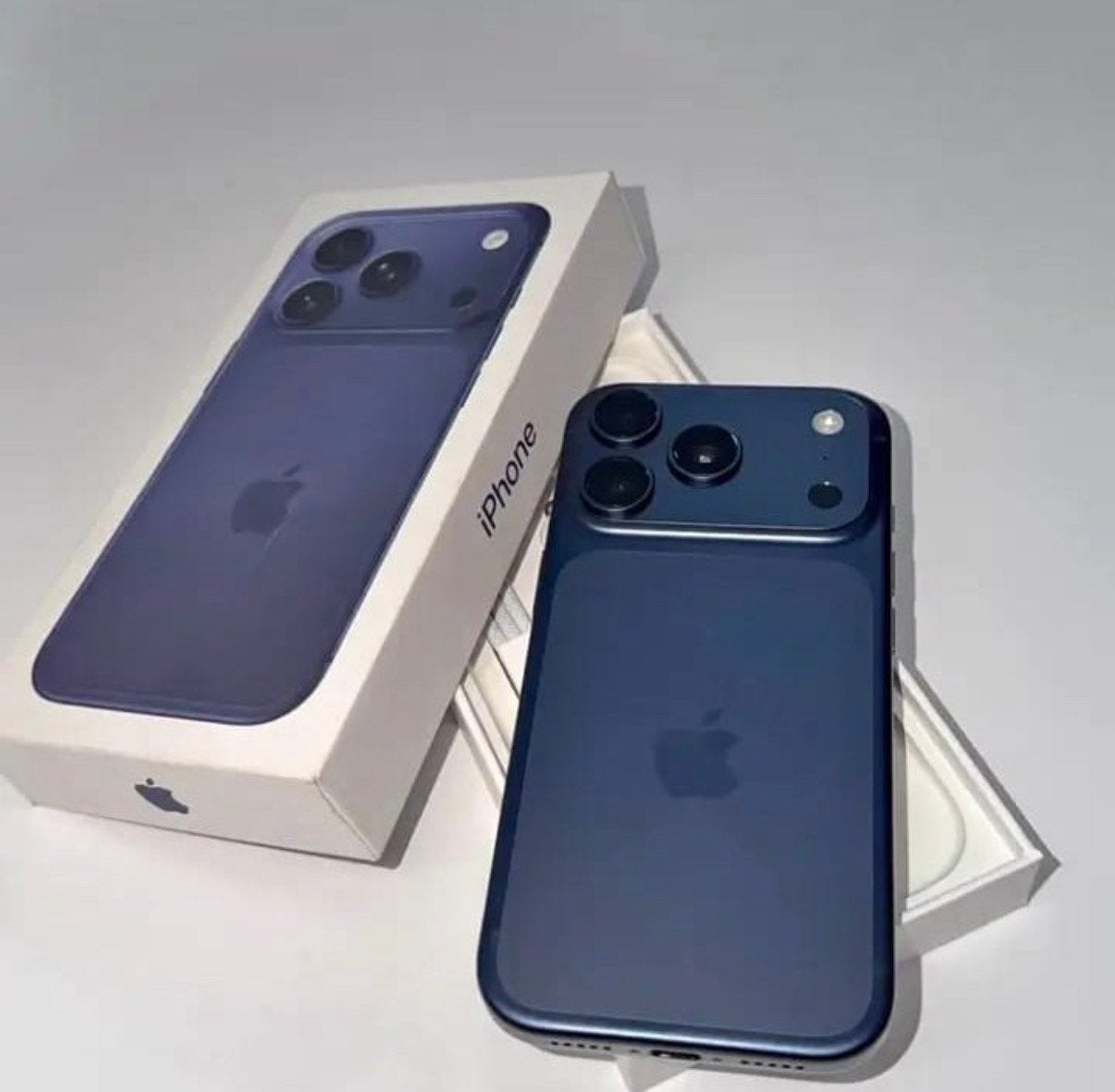 Iphone 17 Pro, Telecommunicatie, Mobiele telefoons | Toebehoren en Onderdelen, Ophalen, Zo goed als nieuw