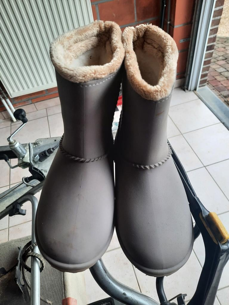 BLACKFOX LAARZEN, Ophalen