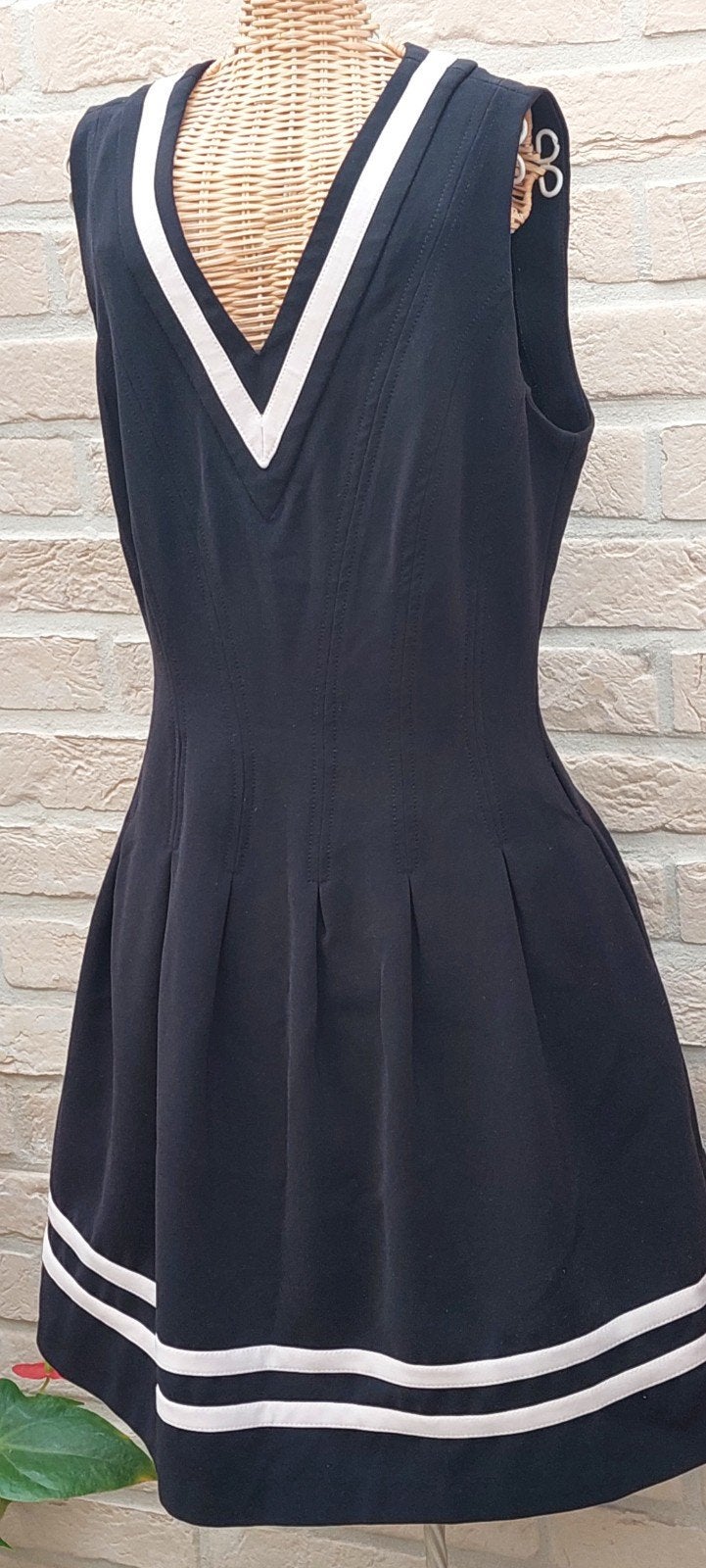 kleedje maat s h&m 41cm van oksel tot oksel, Kleding | Dames, H&M, Zwart, Ophalen of Verzenden, Zo goed als nieuw