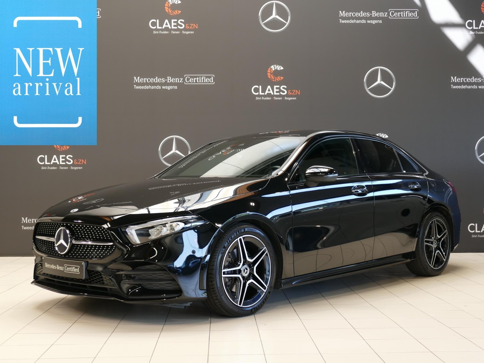 Mercedes-Benz A-Klasse Berline 180 AMG Line - DOS 8859, Auto's, 4 deurs, Gebruikt, 4 cilinders, 136 pk