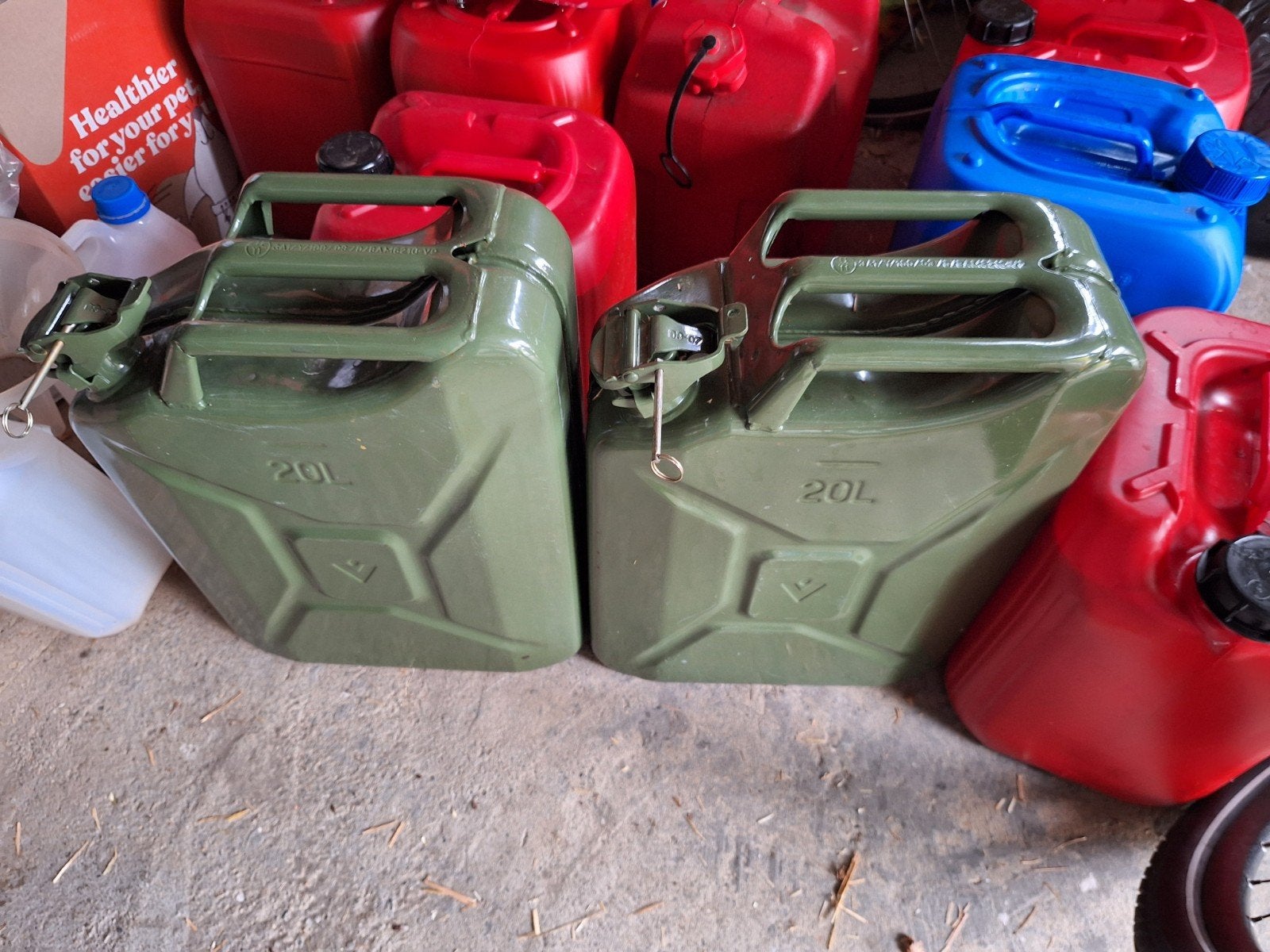 2 metalen jerrycan van 20 liter, Enlèvement ou Envoi