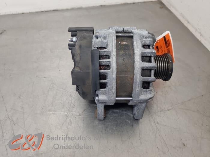 Dynamo van een Renault Trafic, Gebruikt, -, Renault, -