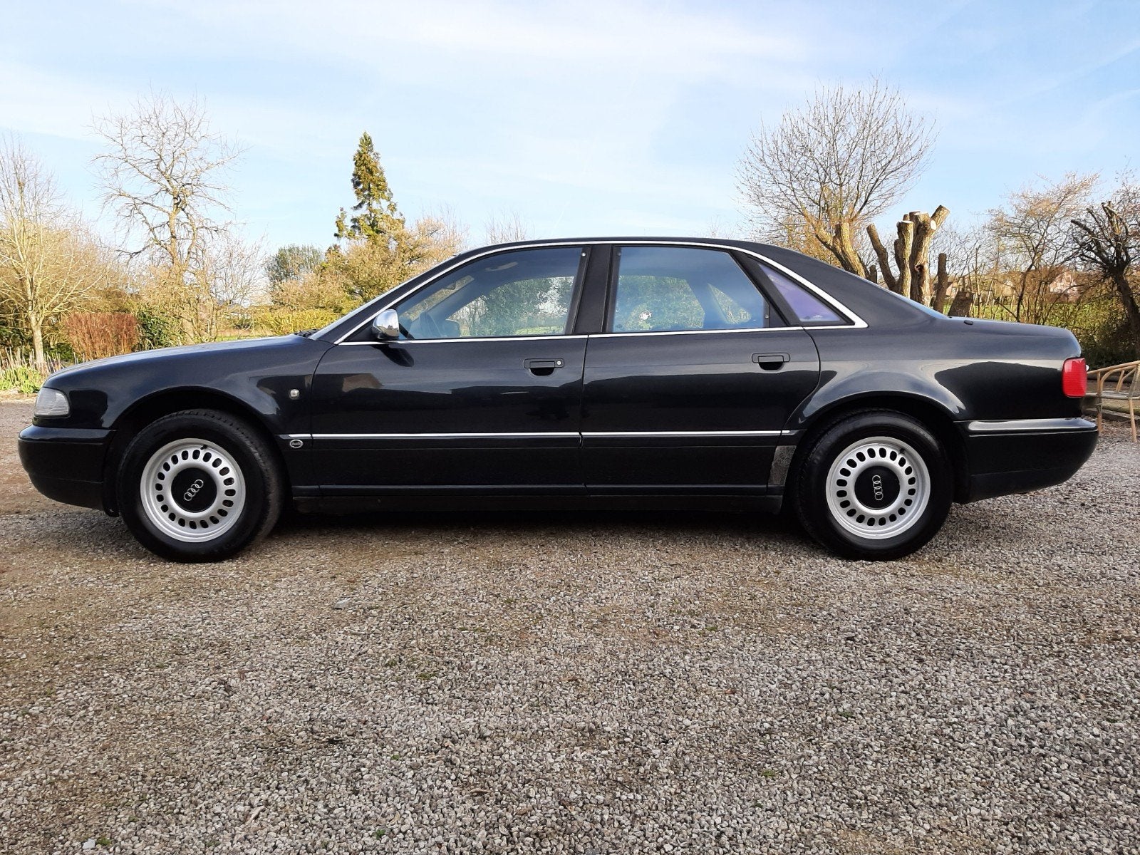 Audi A8 4,2 cm³ Quattro jaar 1995 oldtimer uitgerust met LPG, Auto's, 4 deurs, 4200 cc, Zwart, Leder