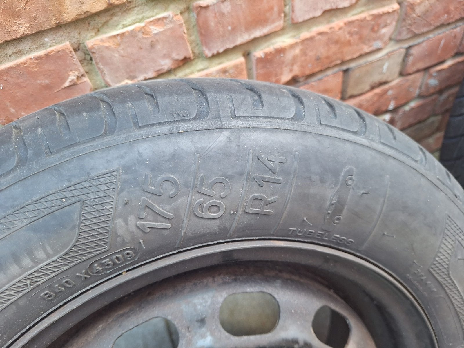 Kleber zomerbanden 175/65 R14 met velgen voor Ford Fiesta, Enlèvement, Utilisé