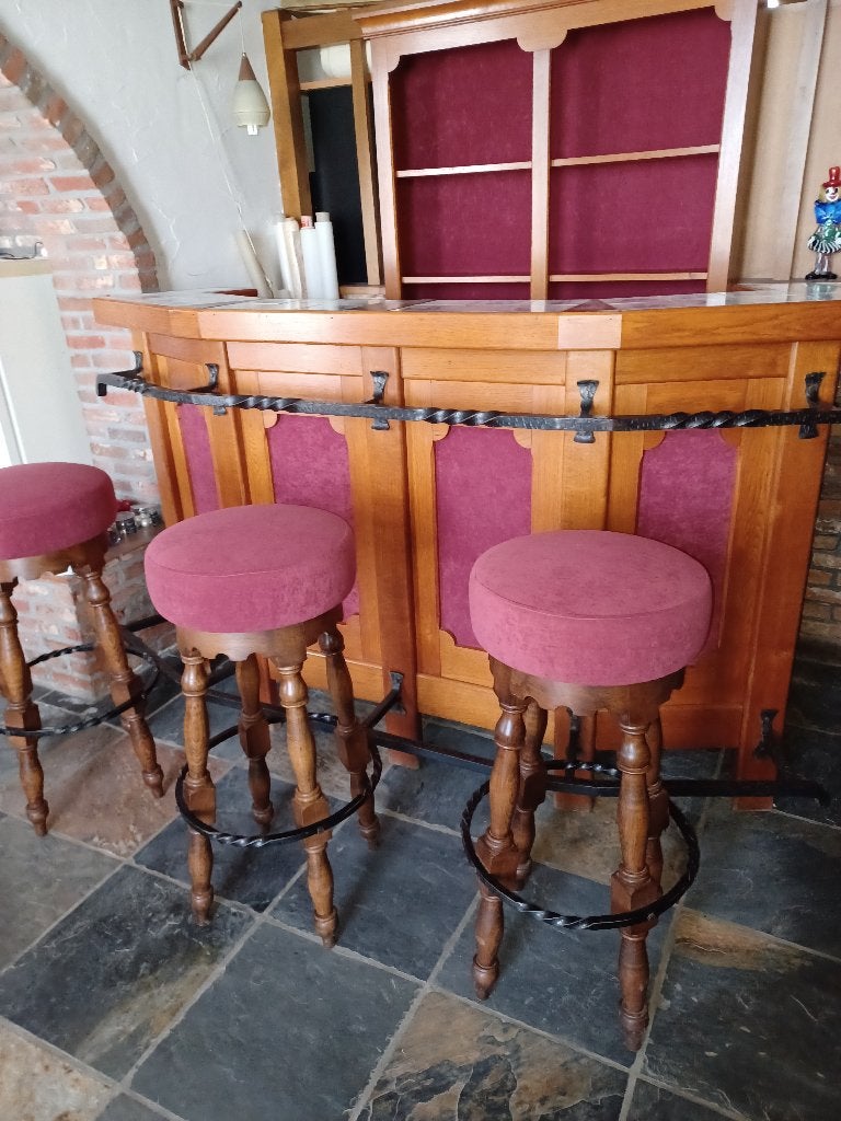 Houten barmeubel: toog, achterwand en 3 barkrukken, Maison & Meubles, Maison & Meubles | Autre, Utilisé, Enlèvement