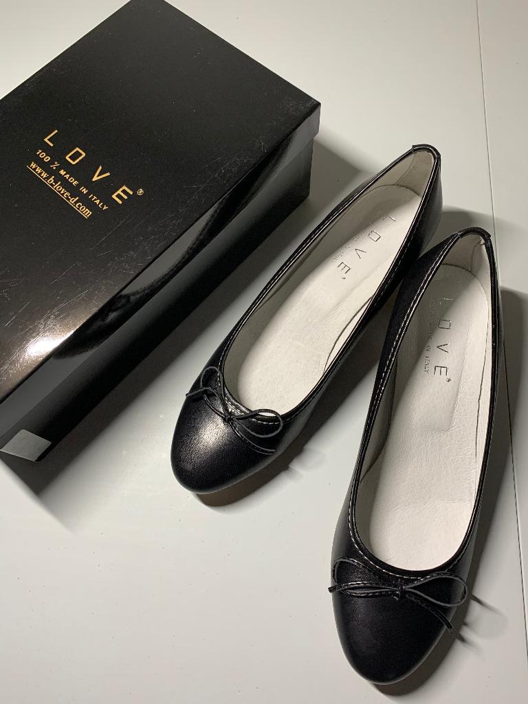 LOVE schoenen zwart, Kleding | Dames, Schoenen, Love, Zwart, Zo goed als nieuw, Ballerina's