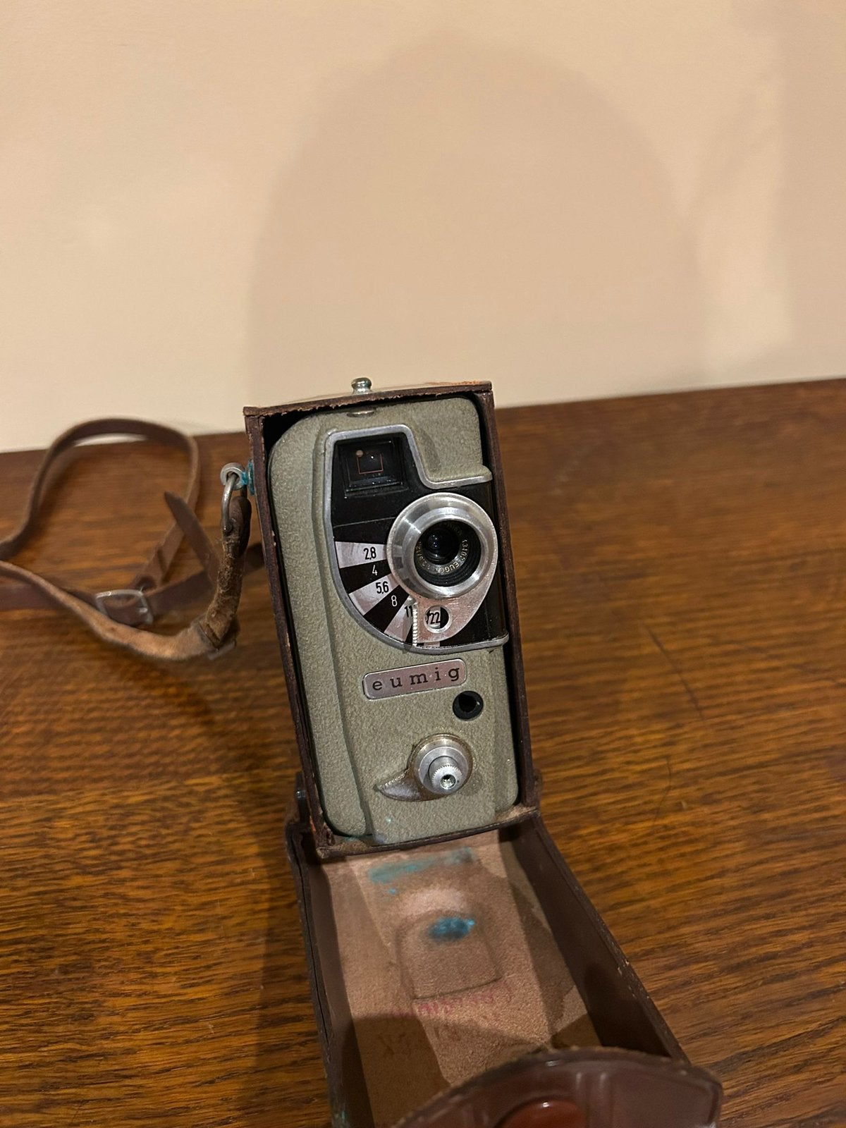 Eumig vintage film camera, Ophalen, Filmcamera
