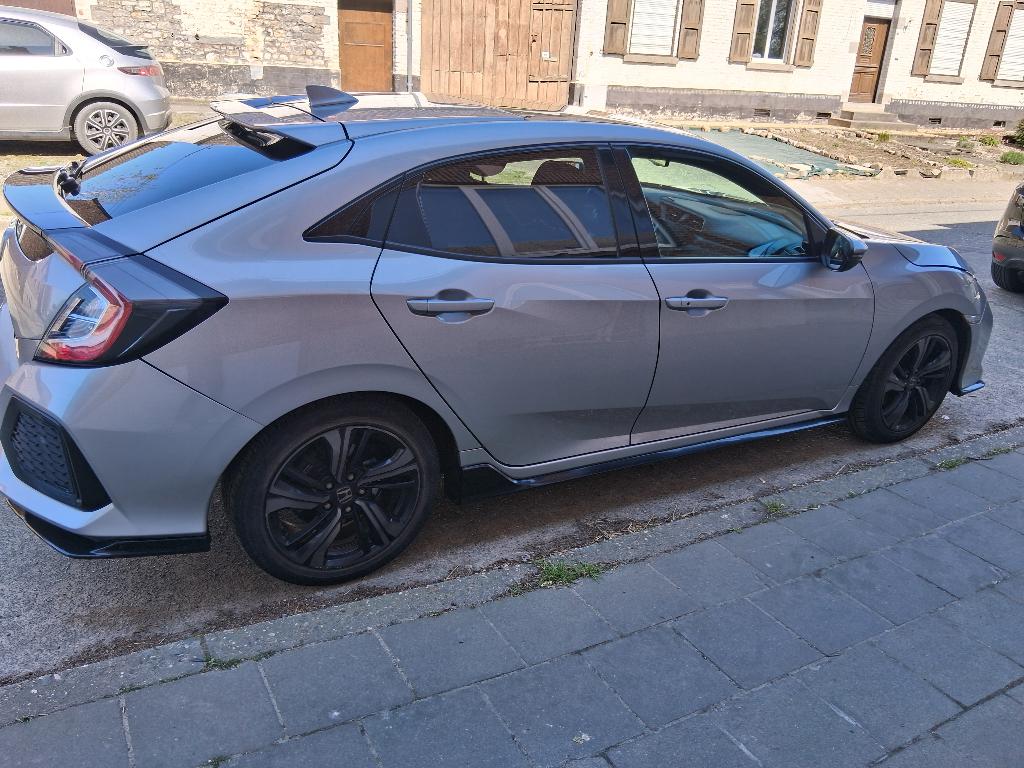 À vendre honda civic fl7, Autos, Argent ou Gris, Achat, 1200 kg, Noir
