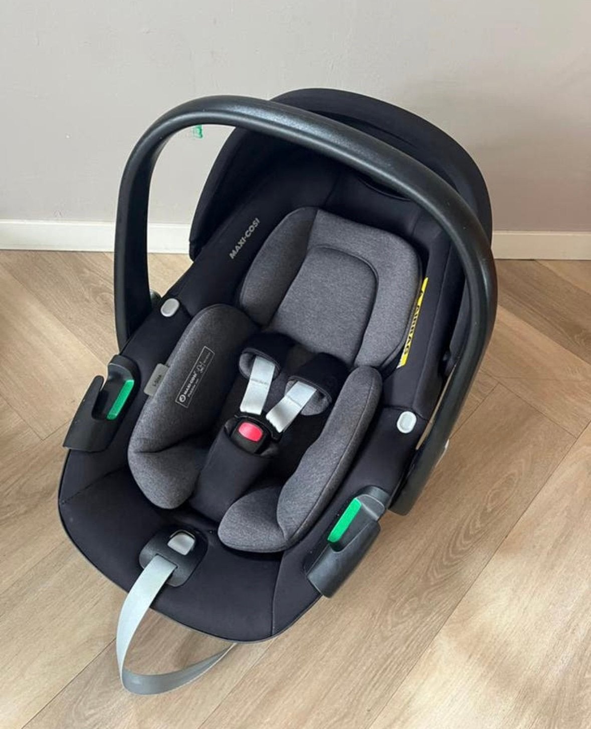 Maxi-Cosi Pebble 360 + FamilyFix 360, Ophalen, Zo goed als nieuw, Maxi-Cosi, Isofix