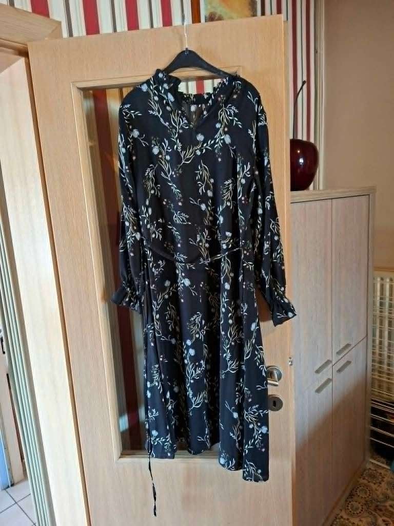 jurk met bloemenprint / Jacqueline de yong, Zwart, Ophalen of Verzenden, Zo goed als nieuw, Maat 34 (XS) of kleiner