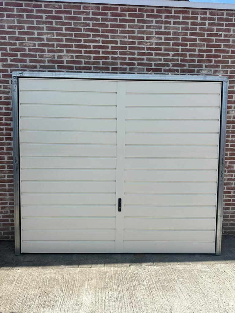 Nouveau portail basculant/porte de garage à vendre