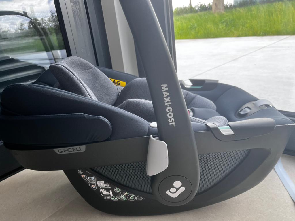 Maxi-Cosi Pebble 360 autostoel – zo goed als nieuw, Kinderen en Baby's, Autostoeltjes, Zo goed als nieuw, Maxi-Cosi, Autogordel