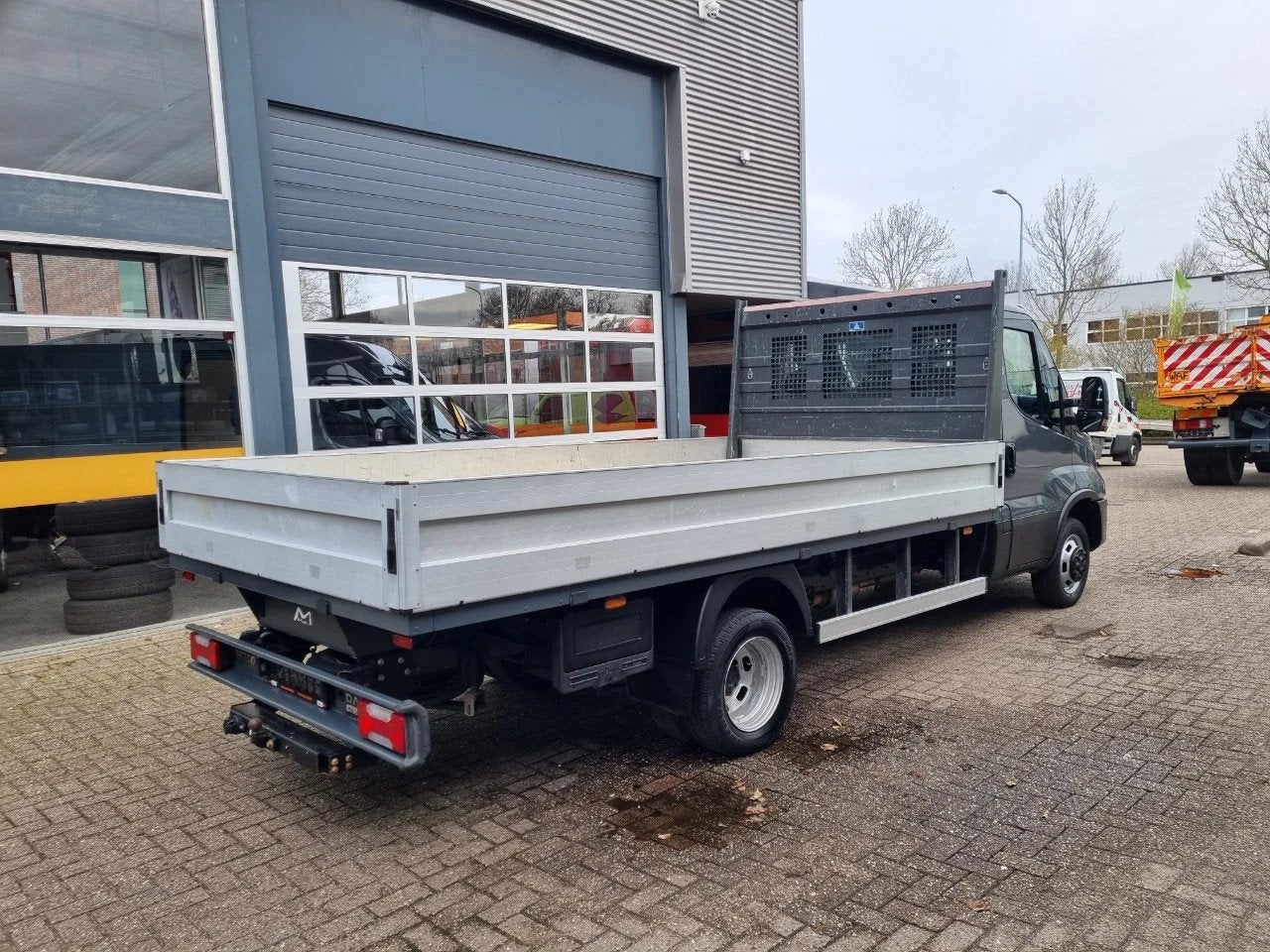 Iveco Daily 35C18 3.0D Open Laadbak 4.12 m Euro 6 (bj 2020), Auto's, Automaat, Achterwielaandrijving, Euro 6, 4 cilinders