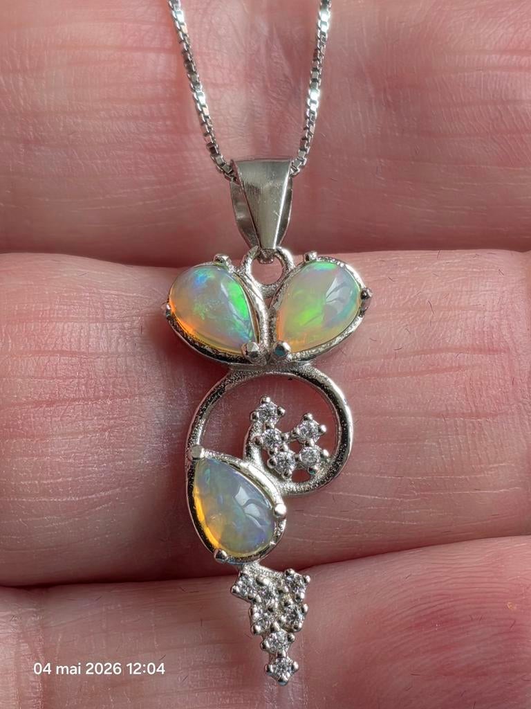 Prachtige hanger van 925 sterling zilver met Welo opalen, Nieuw, Zilver, Zilver, Met edelsteen
