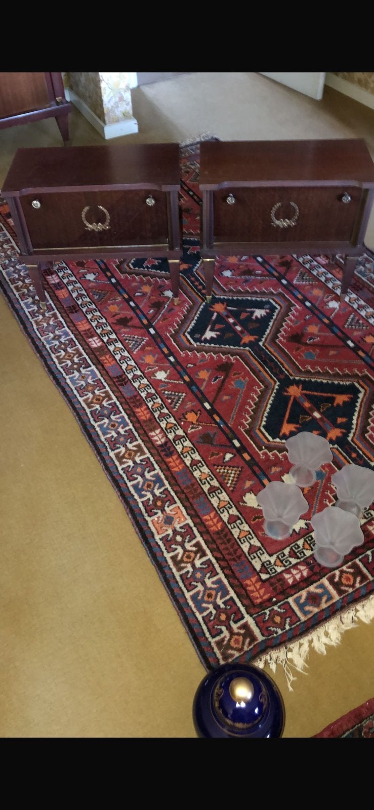 Set van 2 klassieke vintage nachtkastjes, Huis en Inrichting, Slaapkamer | Nachtkastjes, Zo goed als nieuw, Ophalen