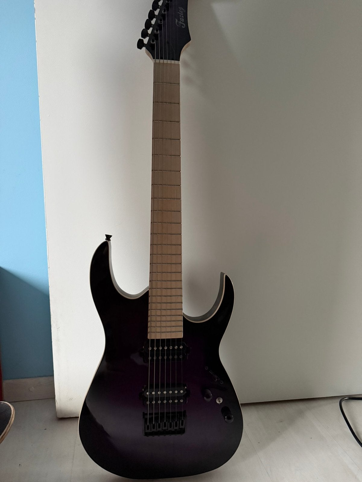Fazley F7S modern series (zonder versterker), Musique & Instruments, Instruments à corde | Guitares | Électriques, Enlèvement