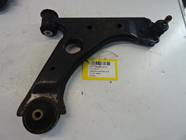 BRAS DE SUSPENSION AVANT DROIT (TRIANGLE) Opel Corsa D, Utilisé, Opel