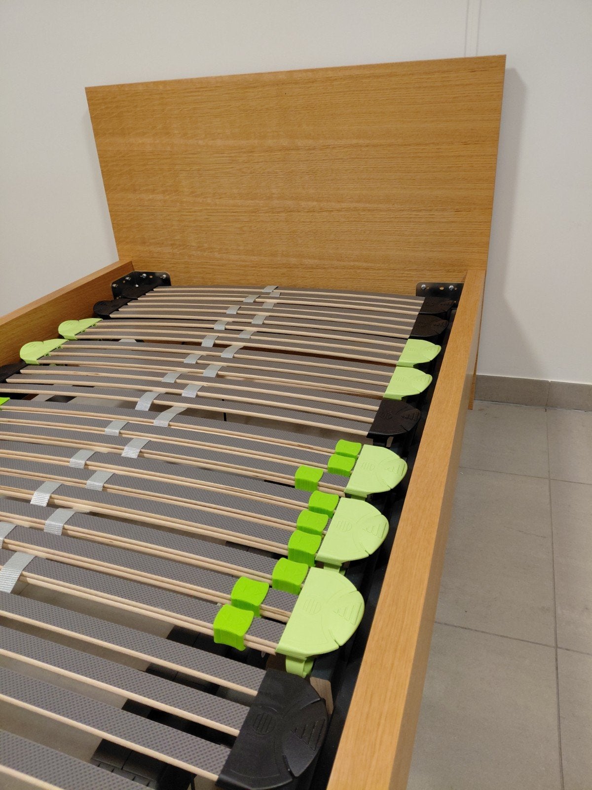 Elektrisch verstelbare lattenbodem 1 p en stevig modern bed, Ophalen