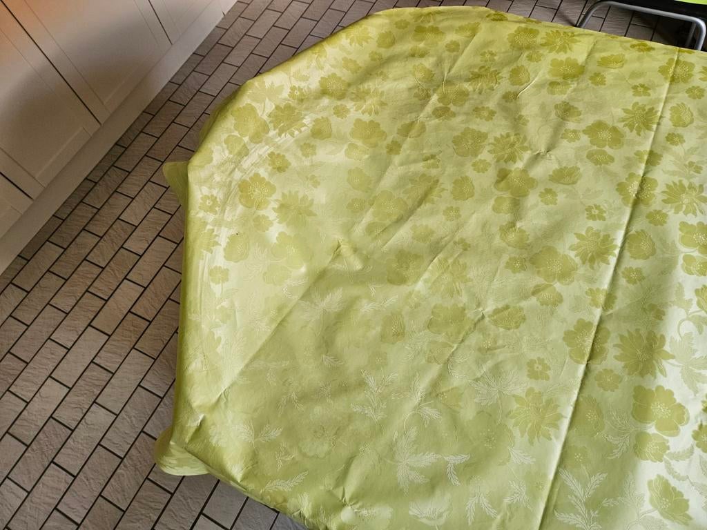 Ovale plastic tafellakens, mintgroen en wit, Ophalen of Verzenden, Ovaal