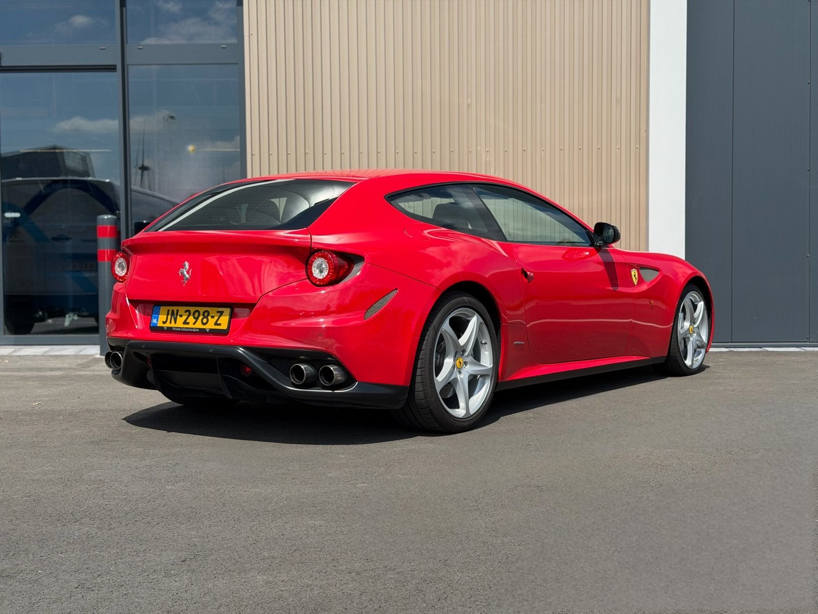 Ferrari FF 6.3 V12 661pk 2011 Rood, Auto's, Automaat, Zwart, 12 cilinders, Leder