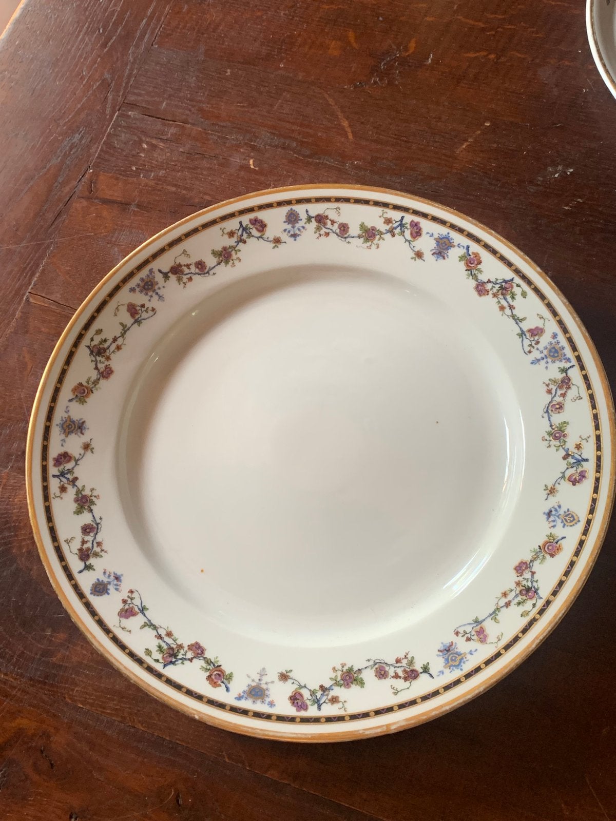 Grand plat Limoges Bernardaud, Enlèvement