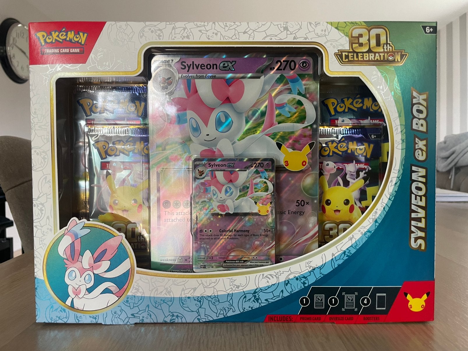 Pokemon - 30th celebration - sylveon ex box, Hobby en Vrije tijd, Ophalen, Nieuw