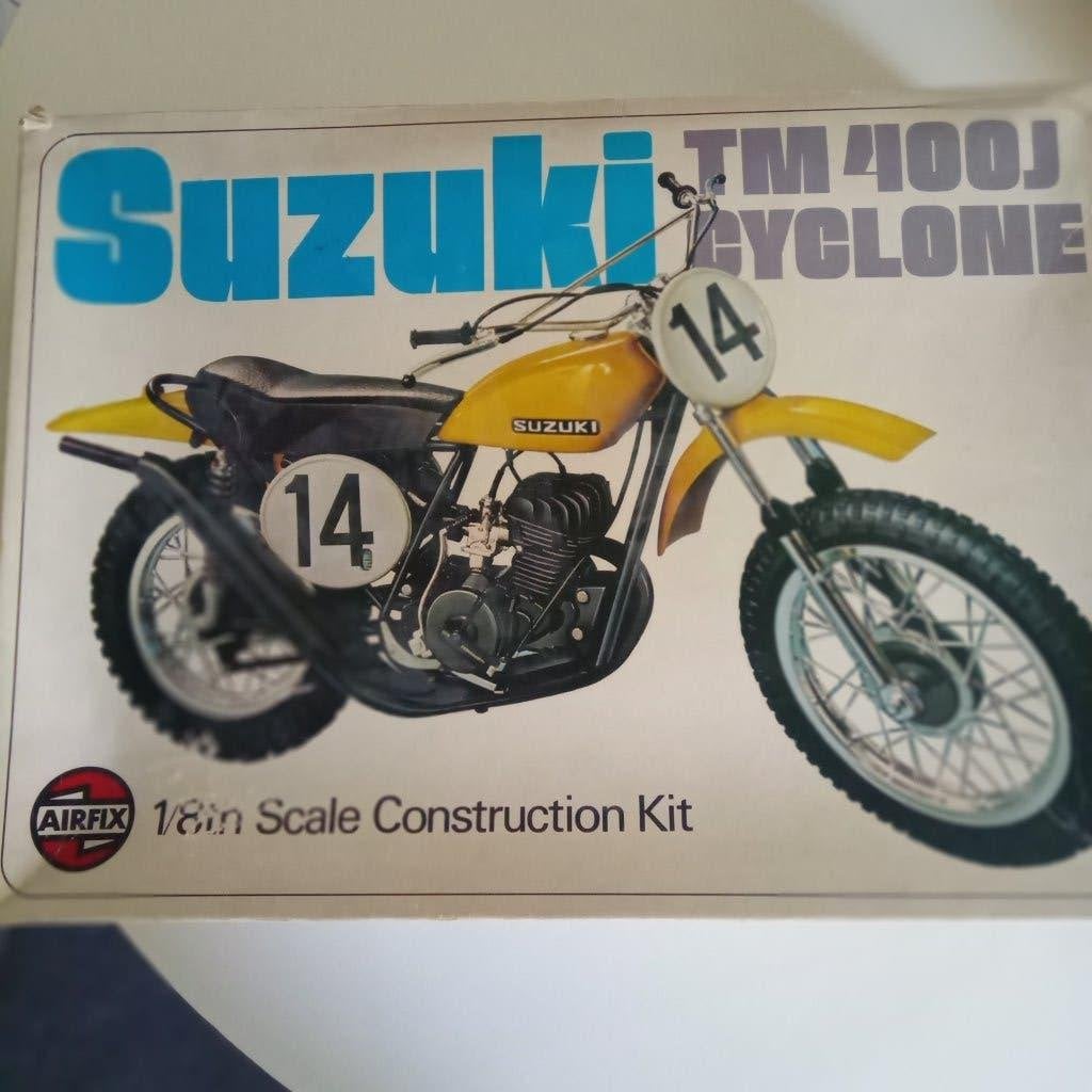 AIRFIX 1/8 SUZUKI TM 400J CYCLONE, Hobby en Vrije tijd, Modelbouw | Auto's en Voertuigen, Verzenden, Airfix
