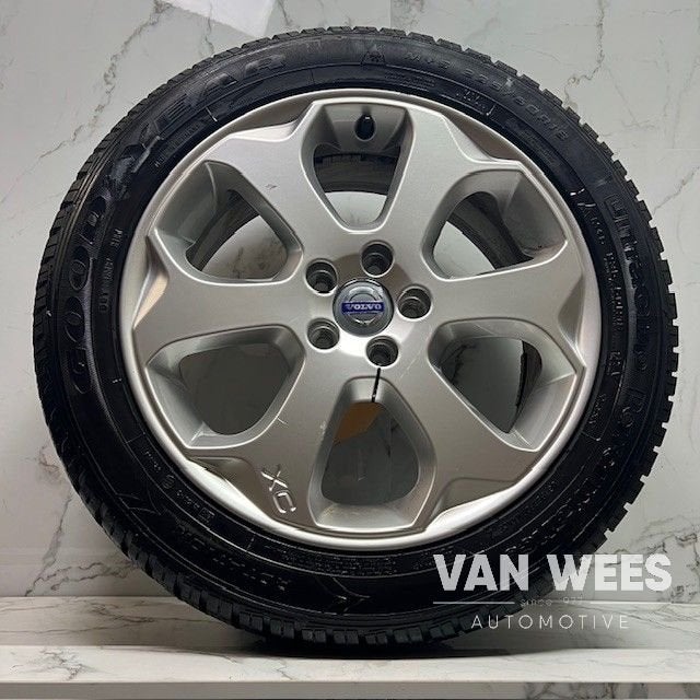 Volvo XC70 235/50/18 INCH Origineel Winterset, Auto-onderdelen, Banden en Velgen, 18 inch, Gebruikt, -, -