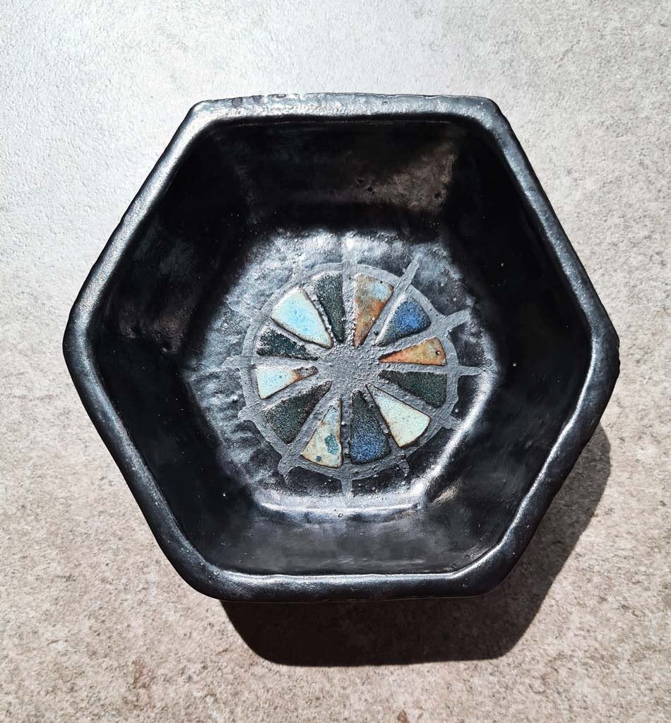 zwart keramisch schaaltje met geometrisch patroon - zie info, Ophalen