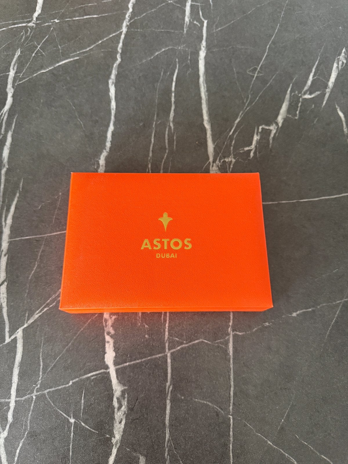 Compteur de bracelet Astos Dubai dans une boîte, Bijoux, Sacs & Beauté, Enlèvement ou Envoi, Orange