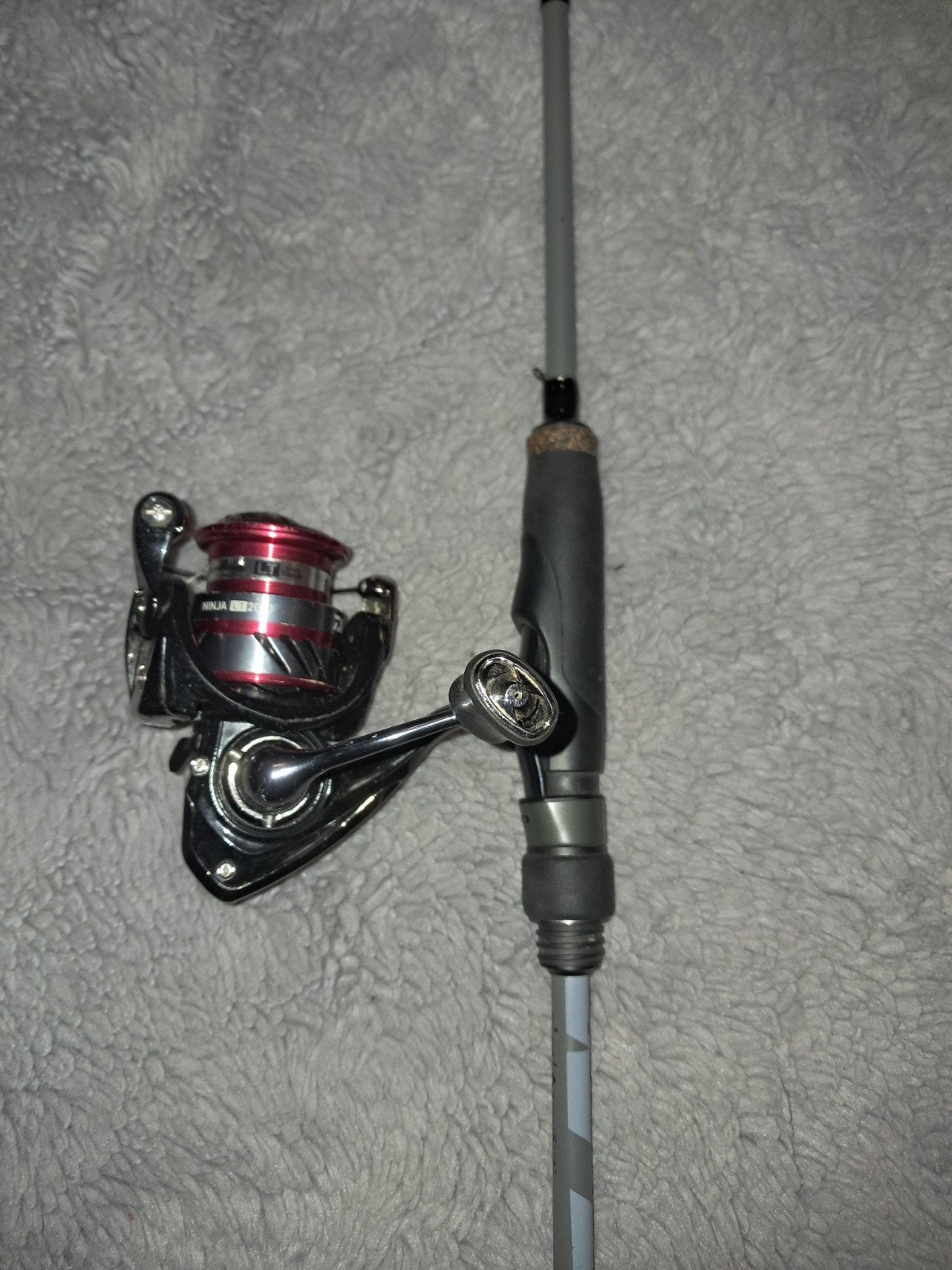 Ensemble et canne de pêche, Moulinet
