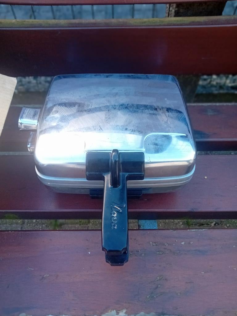 Gaufrier de marque Nova modèle Multex HM dans sa boite d ori, Electroménager, Gaufriers