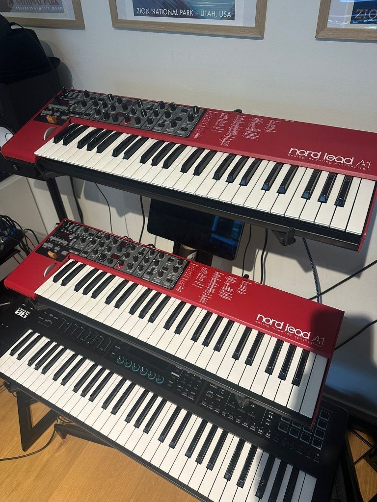 North Lead A1 superstaat, Muziek en Instrumenten, Synthesizers, Zo goed als nieuw, Met koffer of flightcase, Ophalen, 49 toetsen