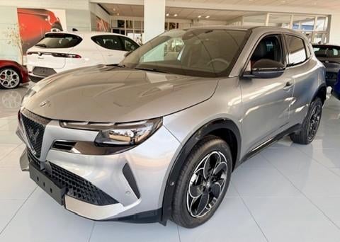 ALFA ROMEO JUNIOR Q4 HYBRID DEMOWAGEN, Automaat, Bedrijf, 5 zetels, Hybride Elektrisch/Benzine