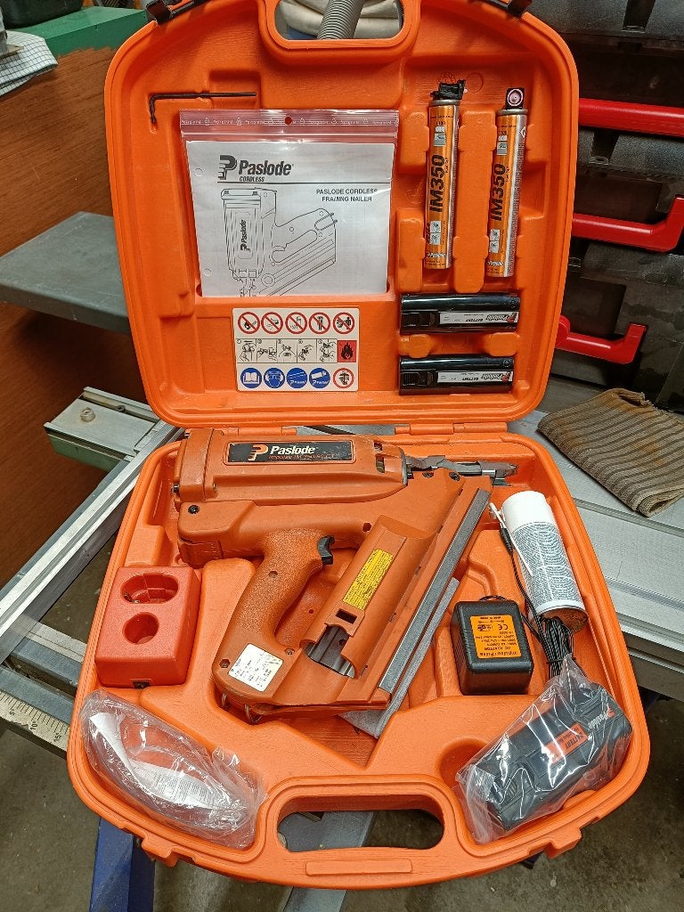 Paslode IM350/90CT nageltacker, Doe-het-zelf en Bouw, Gereedschap | Handgereedschap, Zo goed als nieuw, Tacker/nietmachine, Overige merken