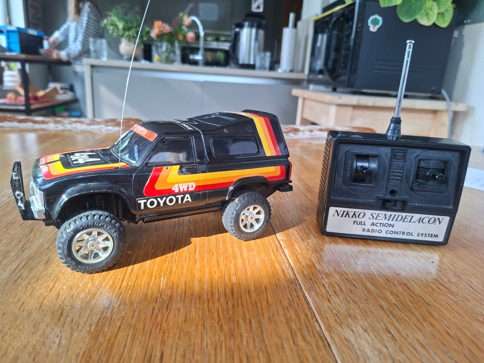 Vintage Nikko Toyota Hilux 4WD Mini 1/20 RC – Compleet in or, Hobby en Vrije tijd, Ophalen, Gebruikt