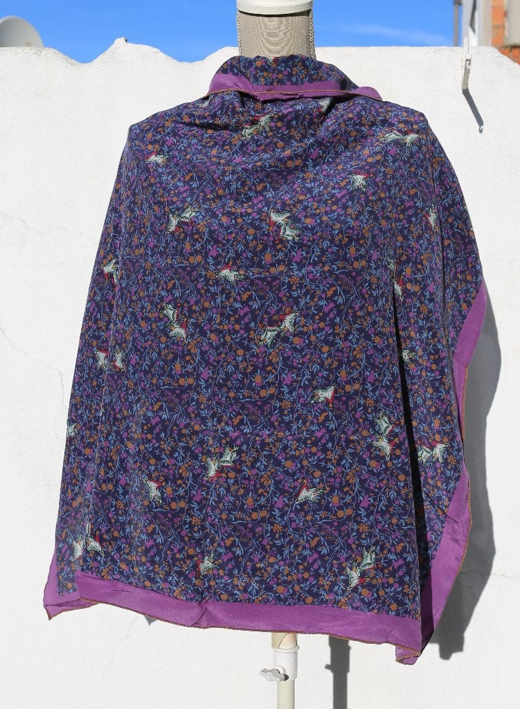 Foulard Vintage en soie - Christian Dior, Vêtements | Femmes, Christian Dior, Enlèvement ou Envoi, Porté