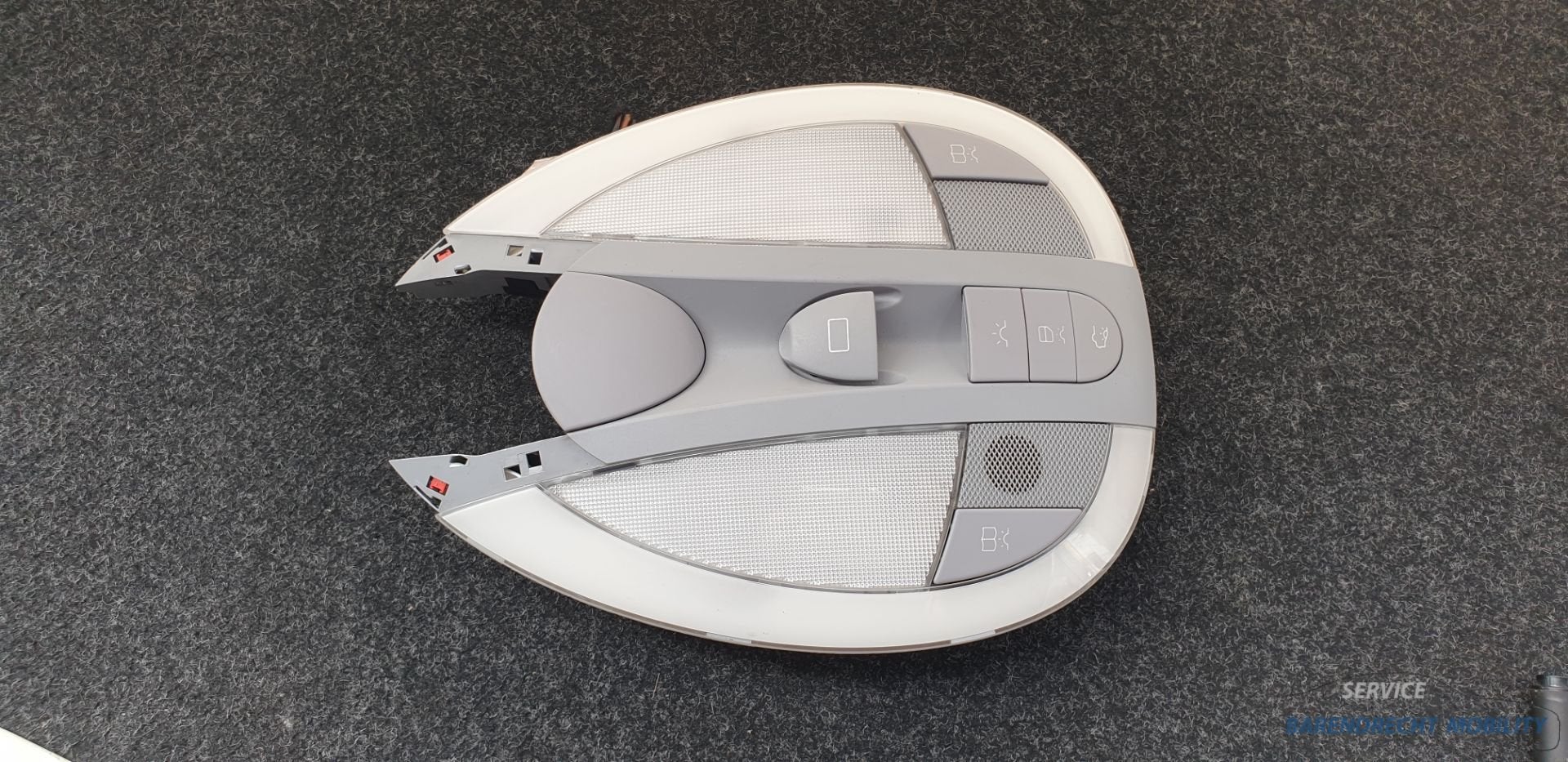 Binnenverlichting schuifdak W211 E klasse Mercedes A21182054, Gebruikt, Mercedes-Benz AG, Mercedes-Benz, Mercedesstrasse 120
70372  Stuttgart, DE
