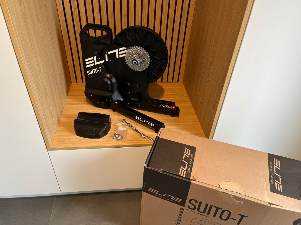 Elite Suito-T Fietstrainer, inclusief accessoires + cassette, Sport en Fitness, Ophalen, Zo goed als nieuw, Overige typen