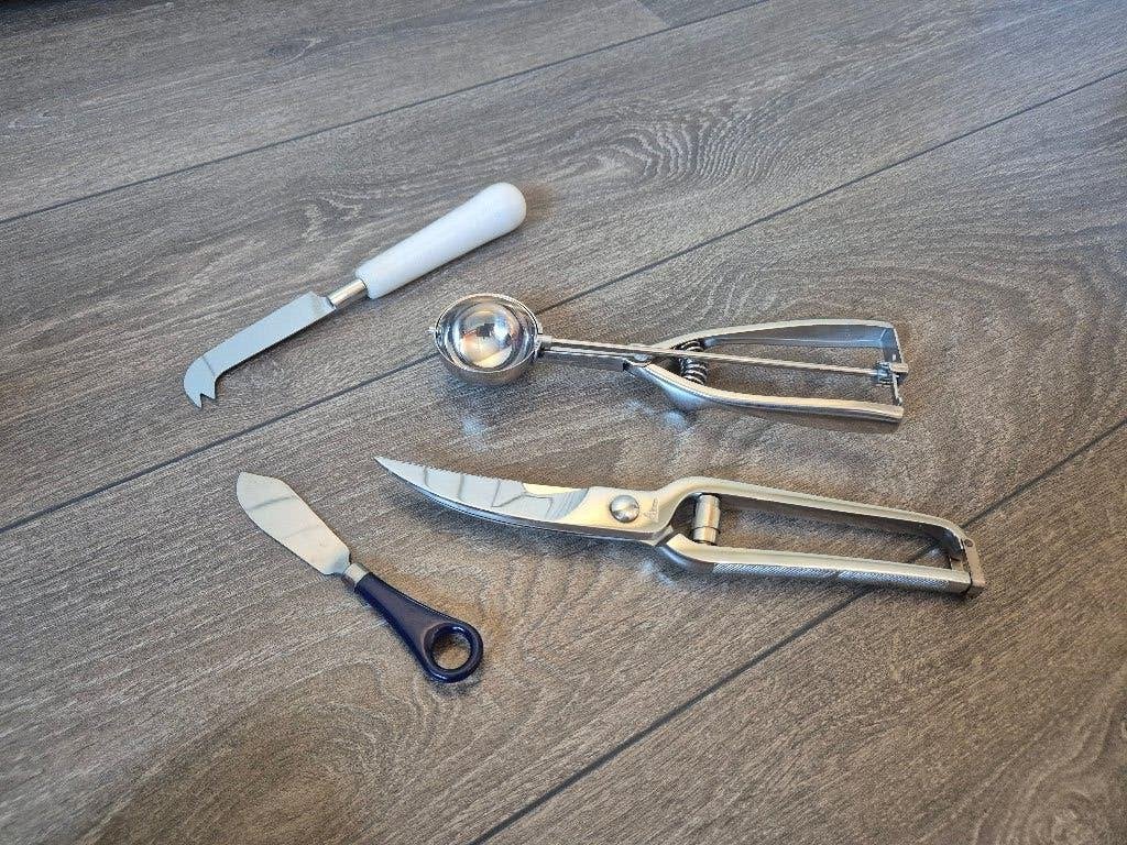 Set vintage— ciseaux de jeu Solingen, coupe-glace, couteaux, Enlèvement ou Envoi, Utilisé, Inox ou Chrome, Couverts individuels