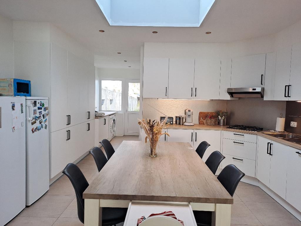 Instapklare, gerenoveerd huis met zonnige tuin te koop, Immo, 200 tot 500 m², 148 m², Poperinge, Tussenwoning