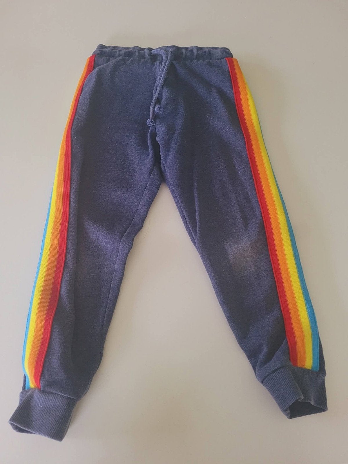 Regenboog broek jogging maat: 110 merk: Next, Kinderen en Baby's, Kinderkleding | Maat 110, Ophalen, Broek