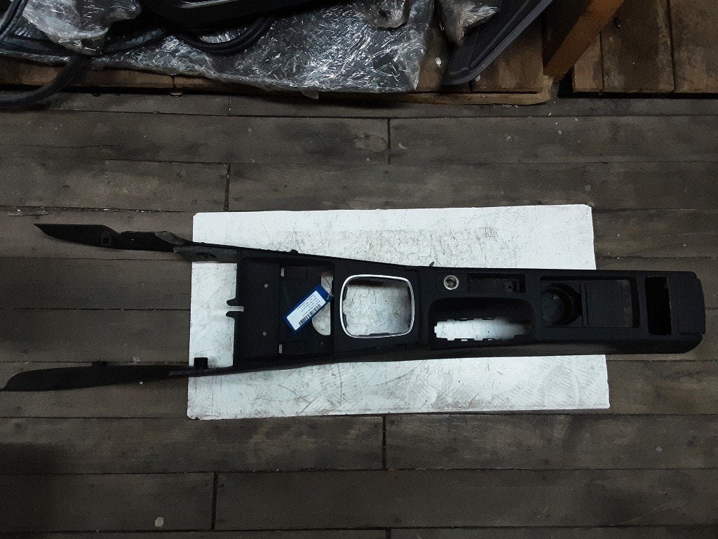 CONSOLE CENTRALE Audi A3 Sportback (8PA) (8PI863244), Mevr. I. Hauben, Audi, Utilisé, Rue de l'Espoir 34 34
4030  GRIVEGNÉE, BE