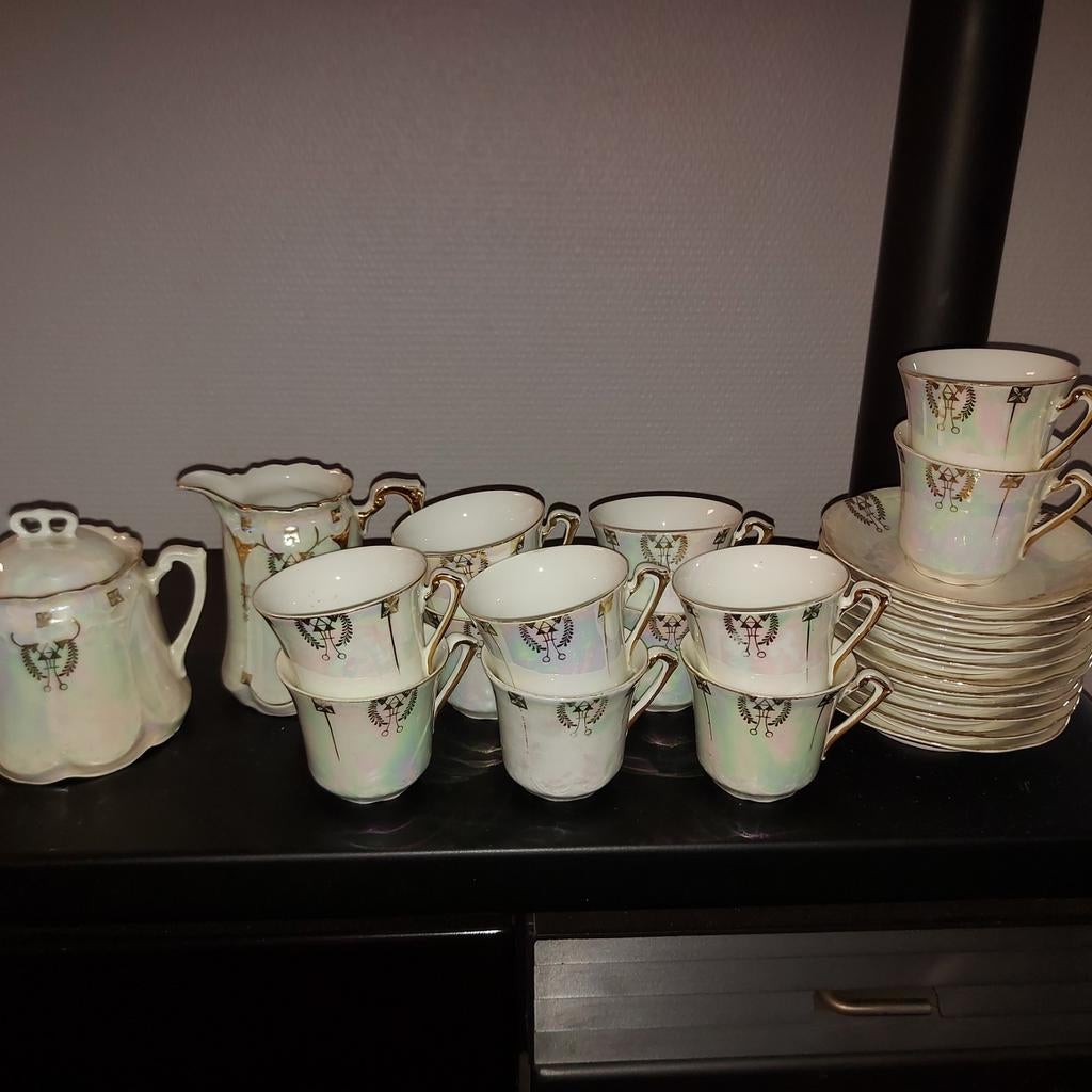 Oud koffie servies, Ophalen