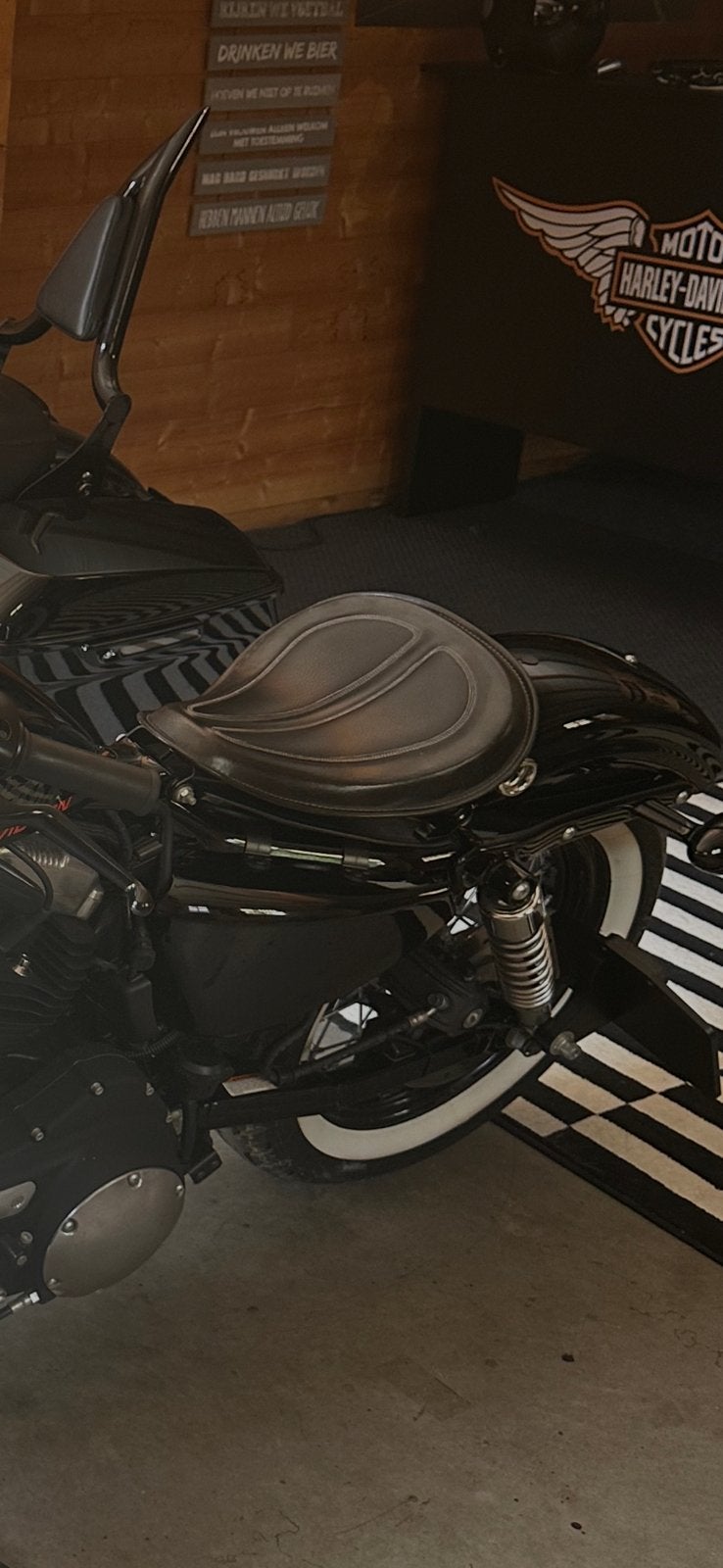 Zadel forty eight, Motoren, Ophalen