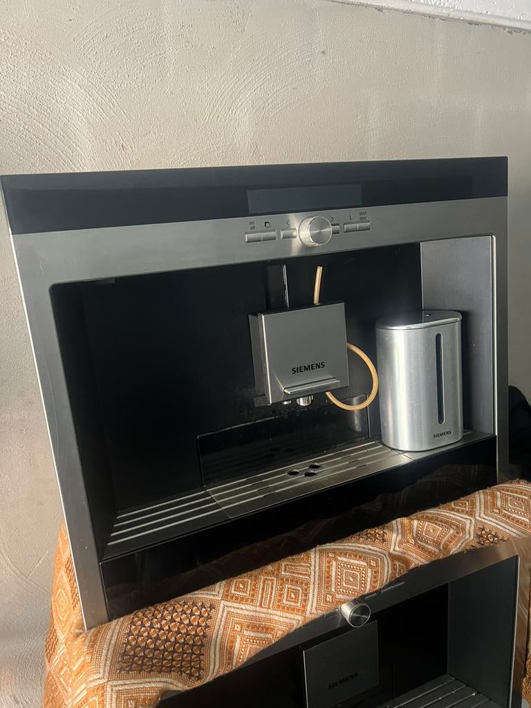 Koffiemachine volautomatische siemens inbouw, Ophalen, Zo goed als nieuw, Inbouw
