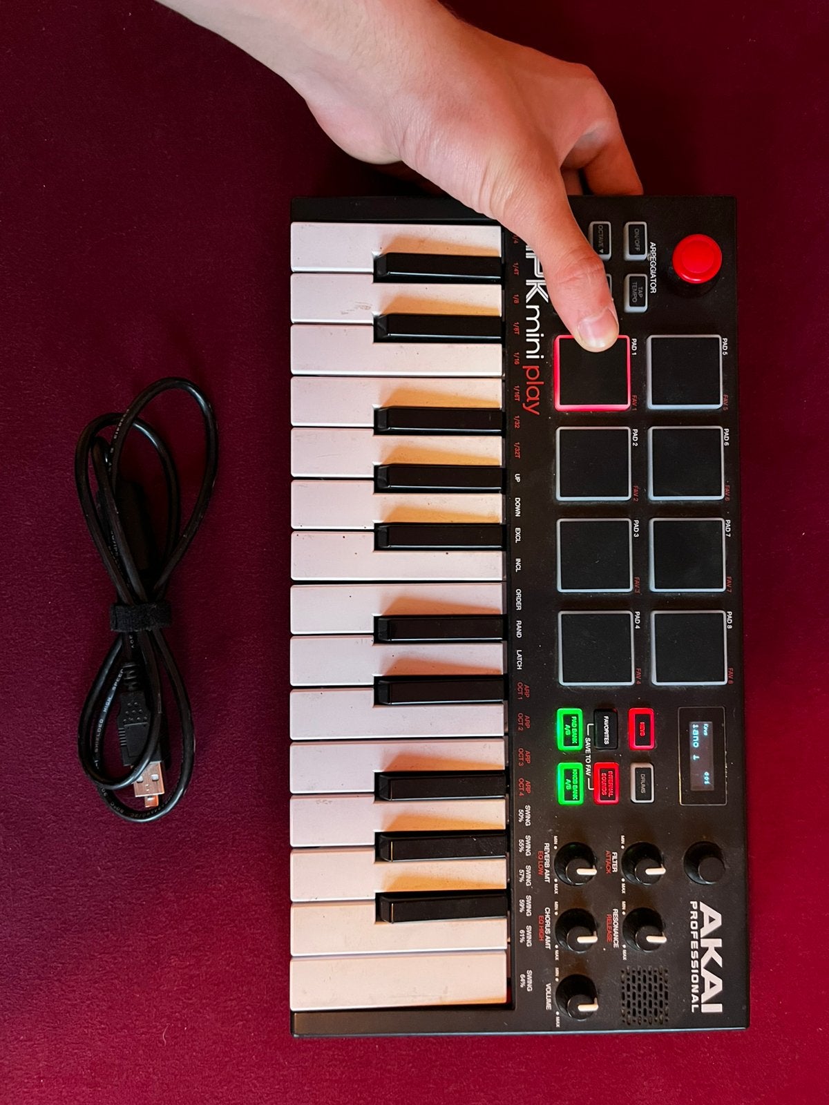 Keyboard (Akai mpk mini), Muziek en Instrumenten, Midi-apparatuur, Zo goed als nieuw, Ophalen