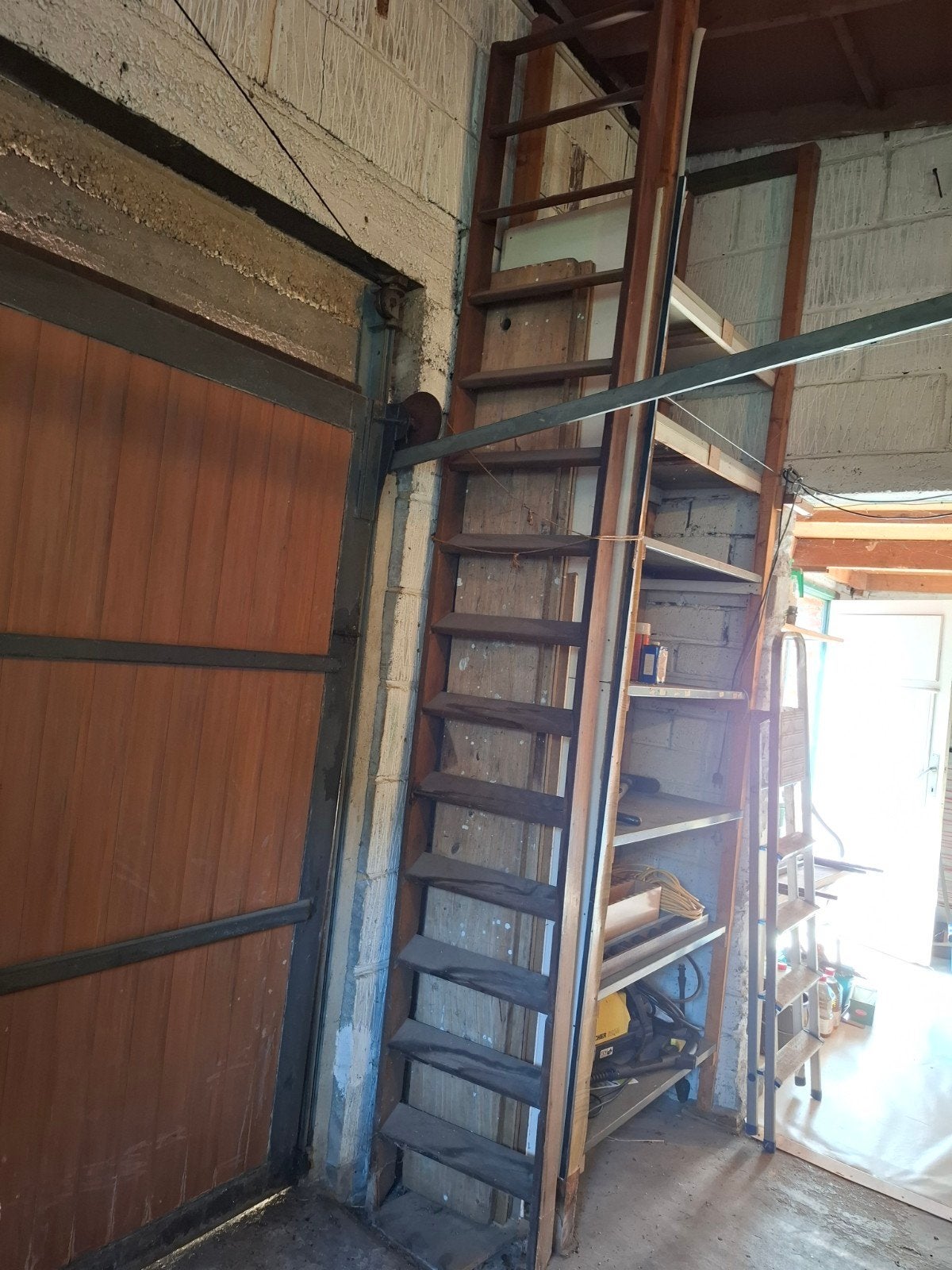 Houten ladder, Ophalen